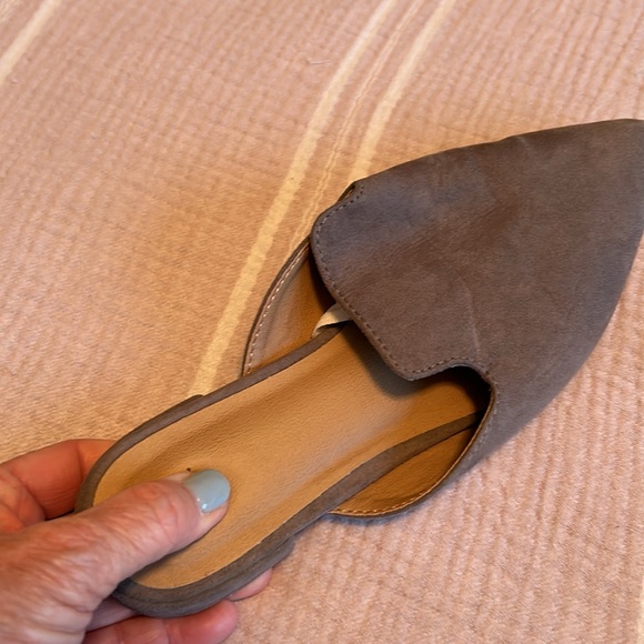Mules light gray suede size 7. - Picture 4 of 5